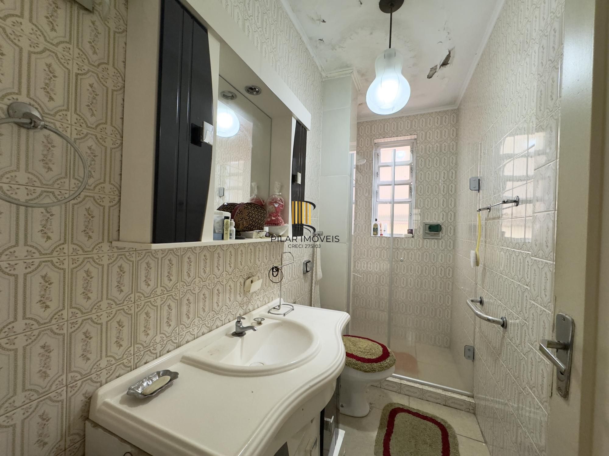 Apartamento 2 dormitórios com pátio