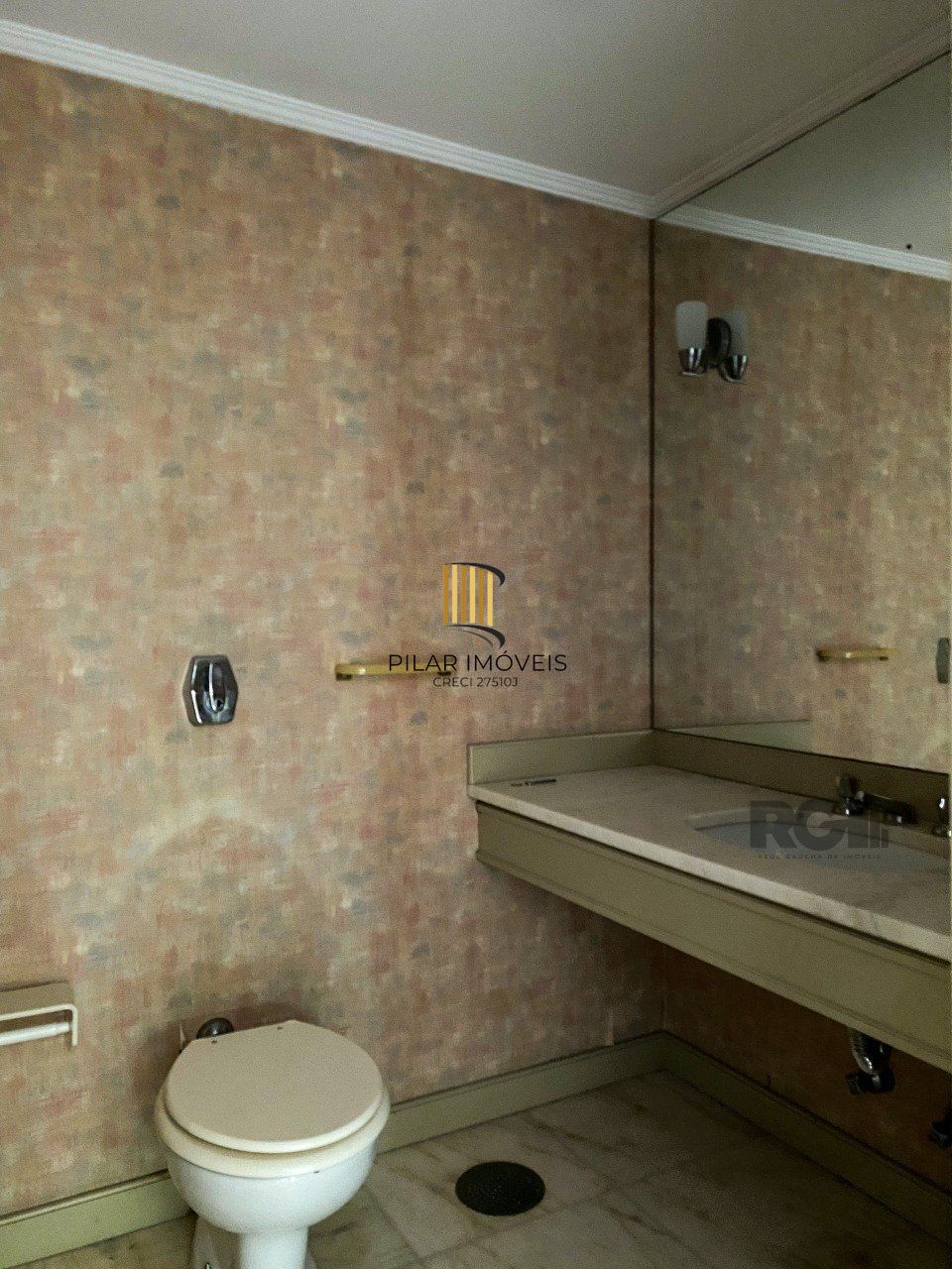 Apartamento com muito conforto e ótima iluminação no Moinhos de Vento