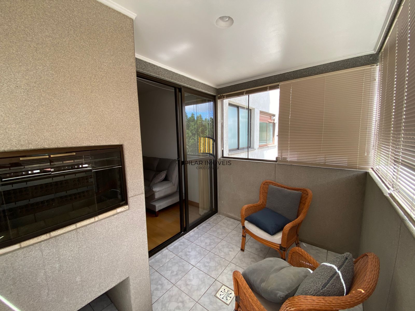 APARTAMENTO 2 DORMITÓRIOS E COM VAGA DE GARAGEM NO JARDIM BOTÂNICO