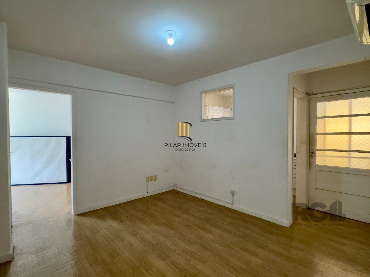 APARTAMENTO 1 DORMITÓRIO DE FRENTE NO CENTRO HISTÓRICO