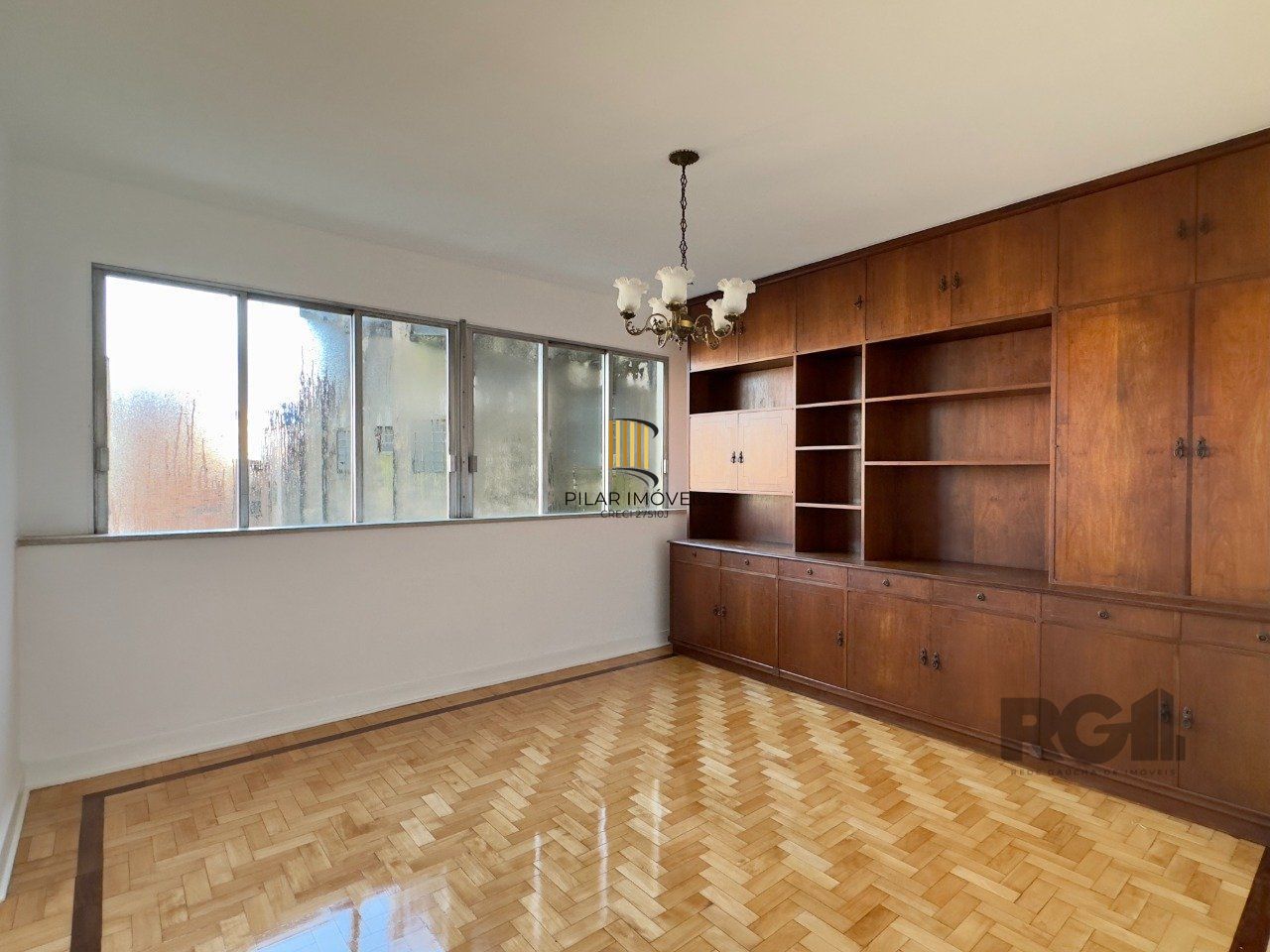 SUPER APARTAMENTO REFORMADO DE 3 DORMITÓRIOS EM ÓTIMA LOCALIZAÇÃO NA DUQUE