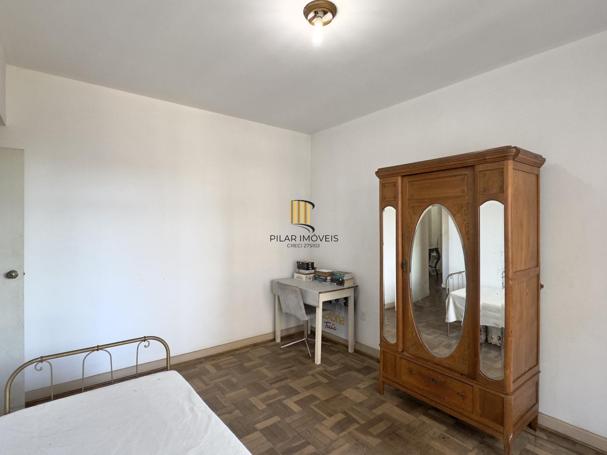 APARTAMENTO 3 DORMITÓRIOS COM LINDA VISTA DA CATEDRAL NO CENTRO HISTÓRICO