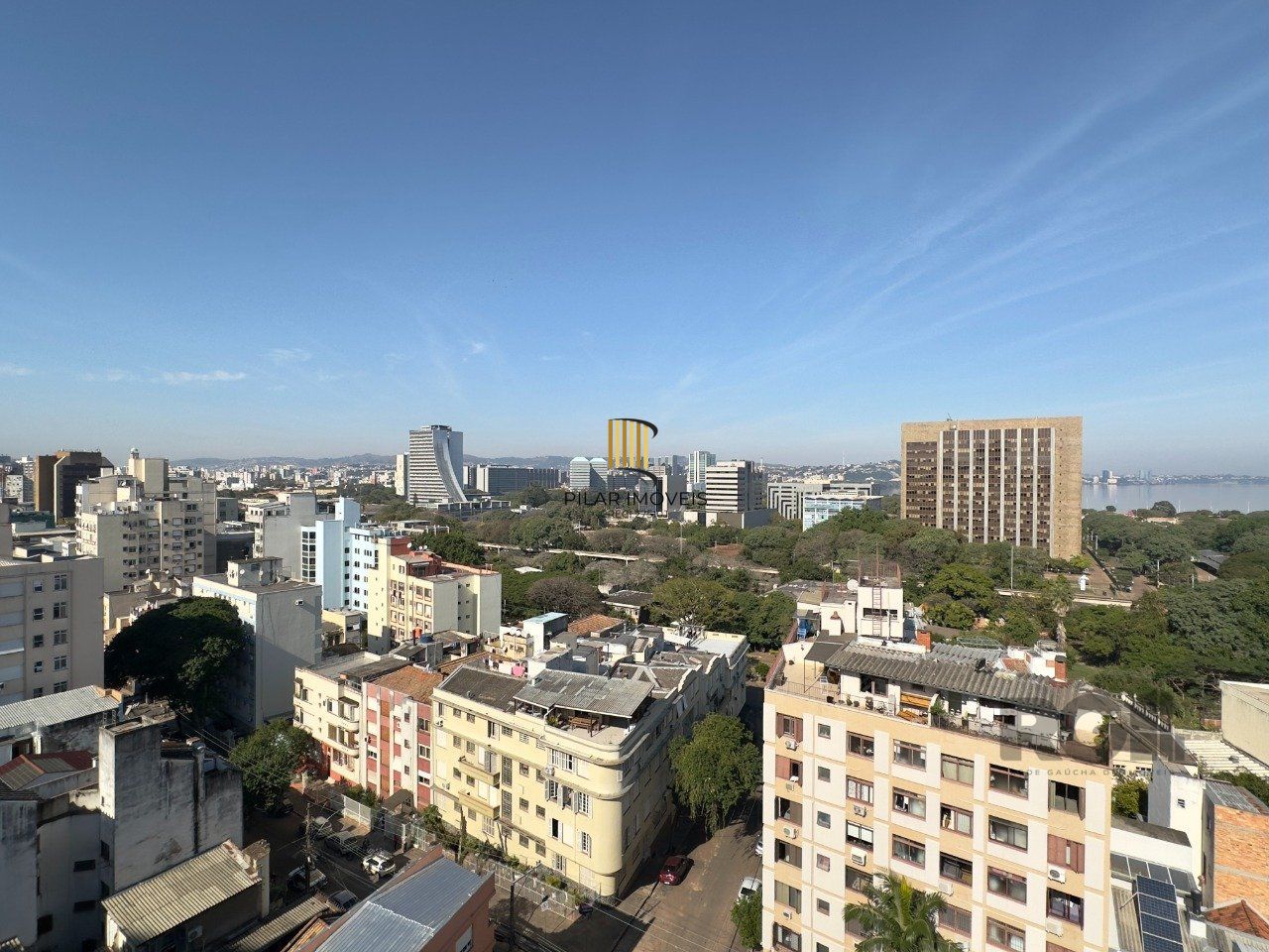 APARTAMENTO 2 DORMITÓRIOS, ENSOLARADO E LOCALIZADO NA PARTE ALTA DO CENTRO HISTÓRICO