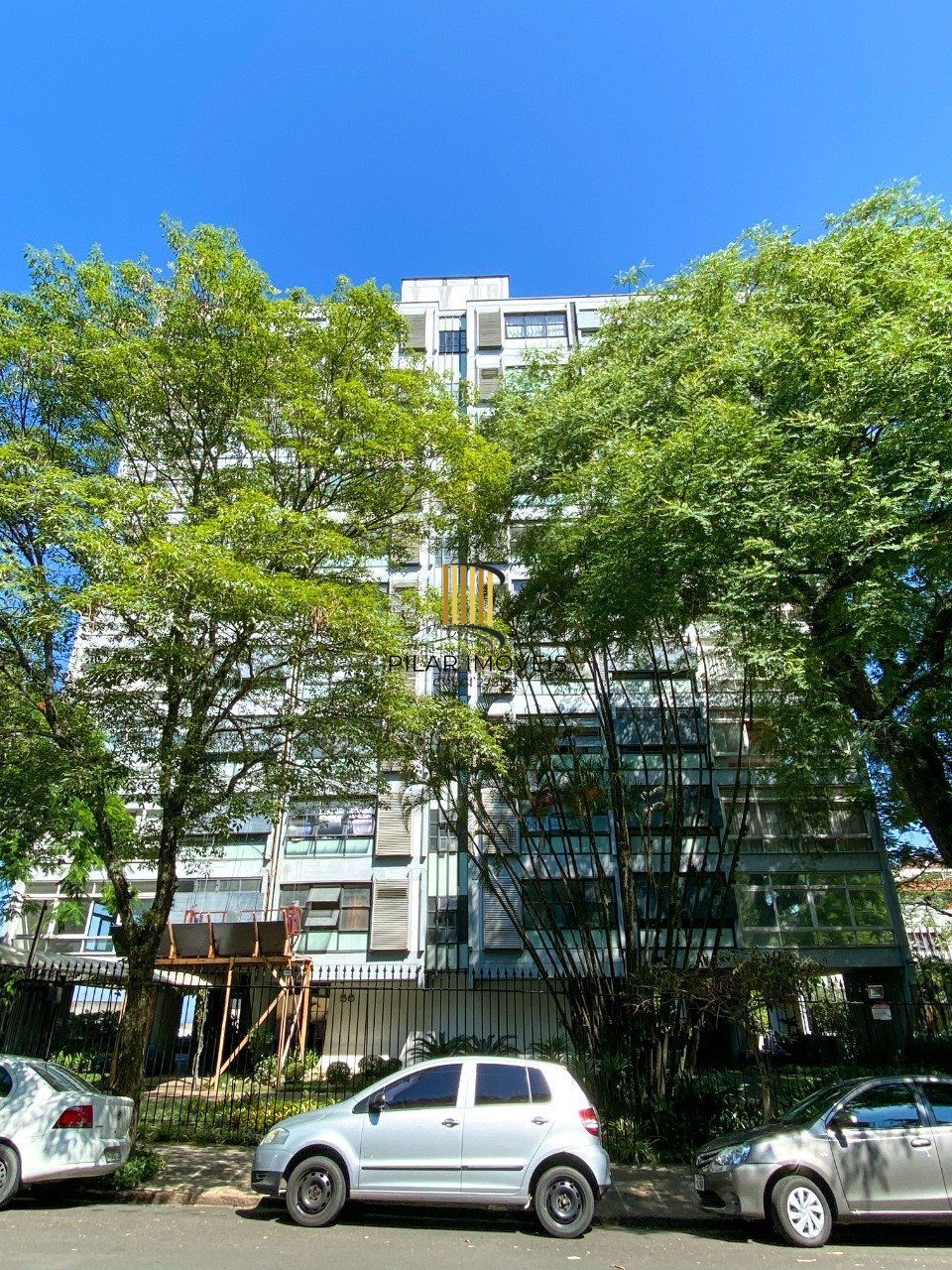 Apartamento com muito conforto e ótima iluminação no Moinhos de Vento