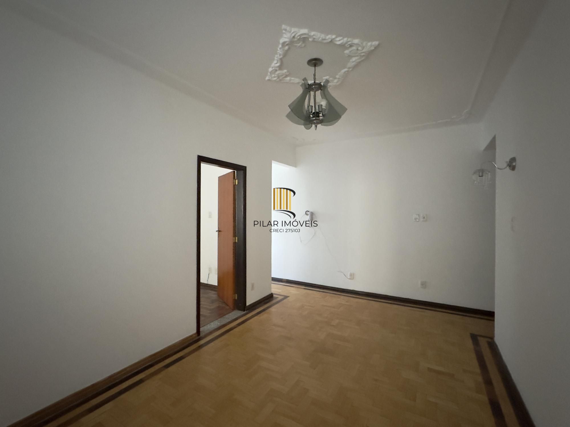 APARTAMENTO 2 DORMITÓRIOS TOTALMENTE REFORMADO NO CENTRO HISTÓRICO