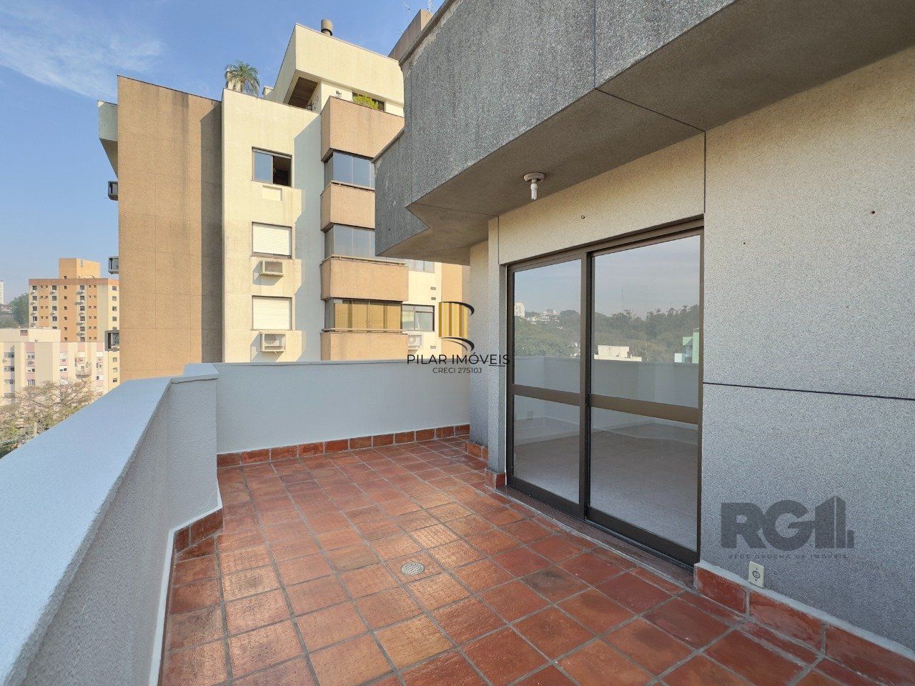 COBERTURA COM 174M², DE FRENTE, 3 DORMITÓRIOS, EM ÓTIMA LOCALIZAÇÃO NO MENINO DEUS