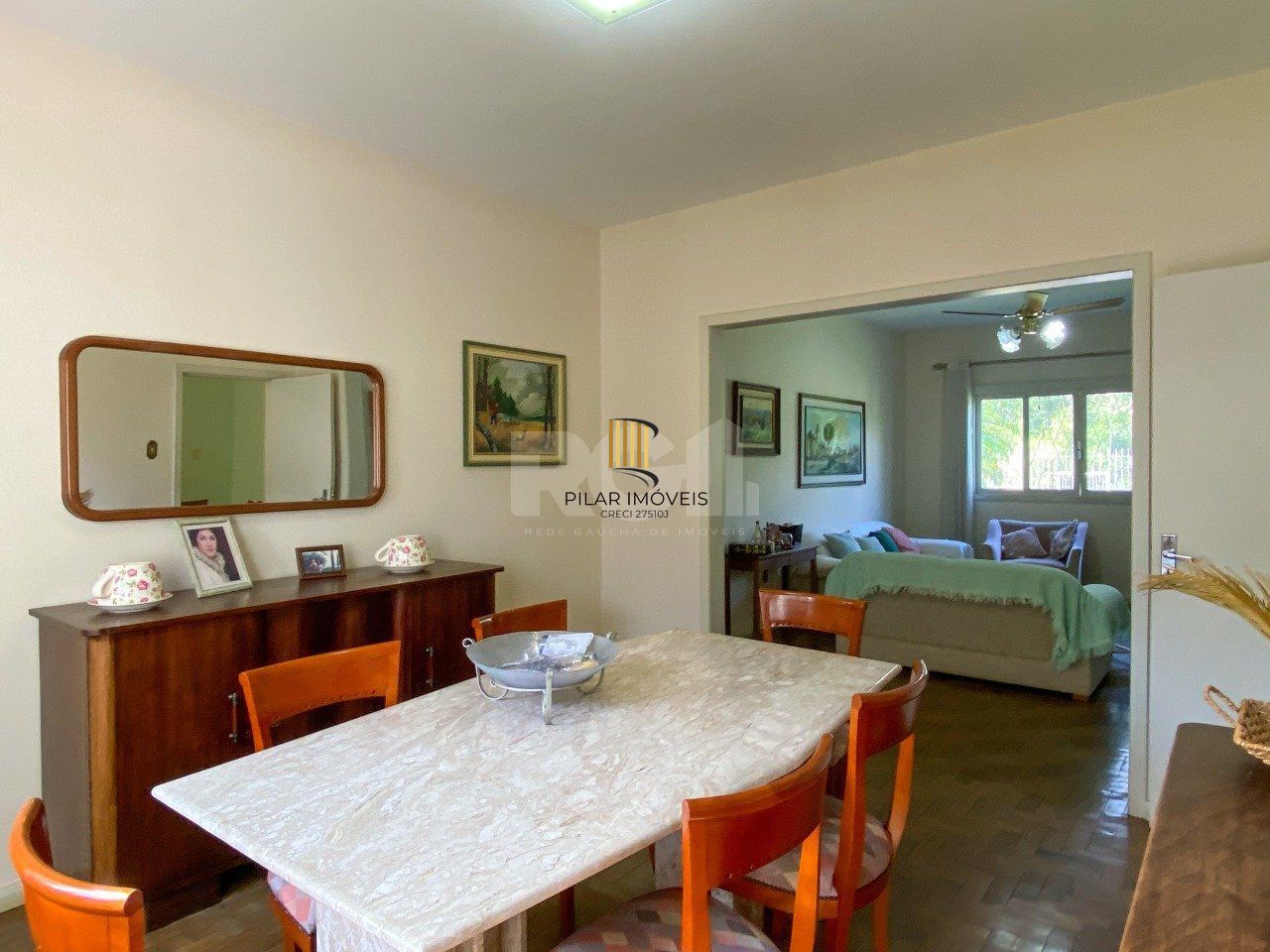Casa com 4 dormitórios, no bairro Nossa Senhora das Graças em Canoas/RS