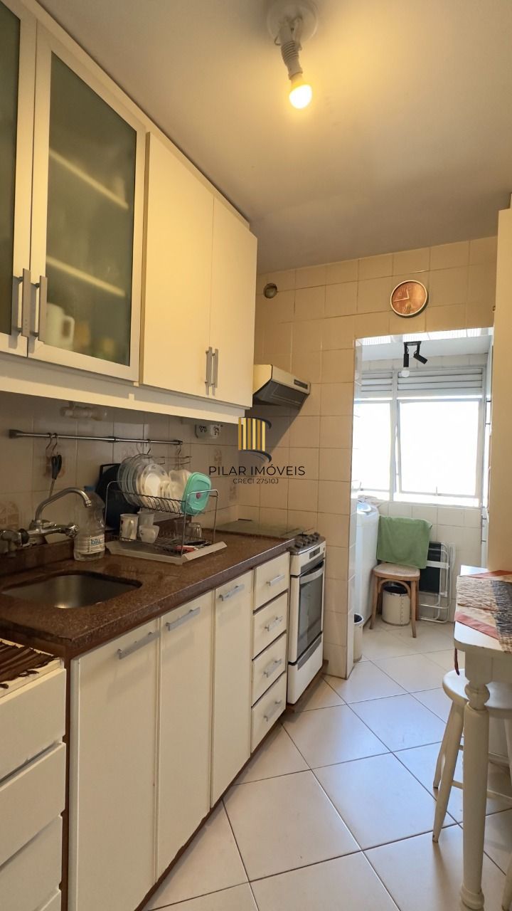 APARTAMENTO 2 DORMITÓRIOS COM LAVABO E VISTA DEFINIDA NO CENTRO HISTÓRICO