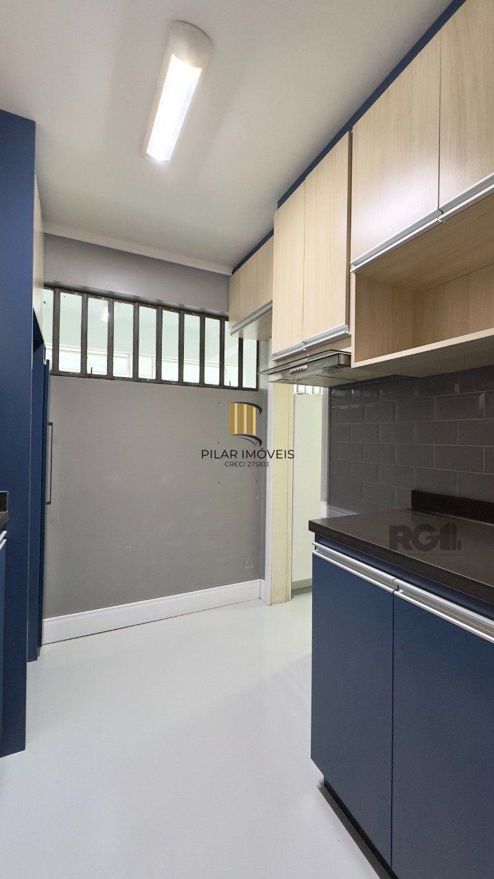 APARTAMENTO 2 DORMITÓRIOS SEMIMOBILIADO E REFORMADO NO CENTRO HISTÓRICO