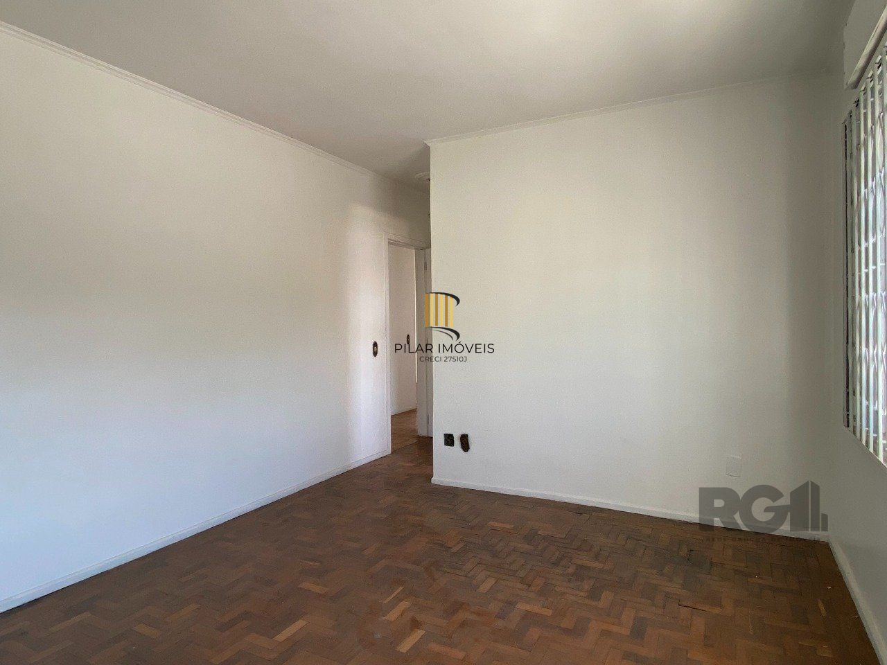 CASA COM 5 DORMITÓRIOS, ESPAÇO PARA FESTAS E PEÇAS AMPLAS PRÓXIMO AO IGUATEMI