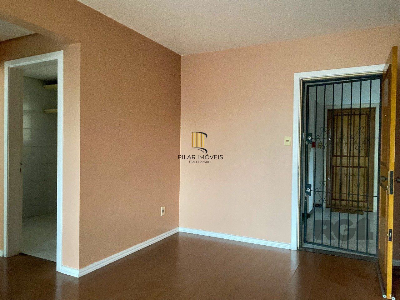 Apartamento com sacada, churrasqueira e vaga de garagem no Centro Histórico