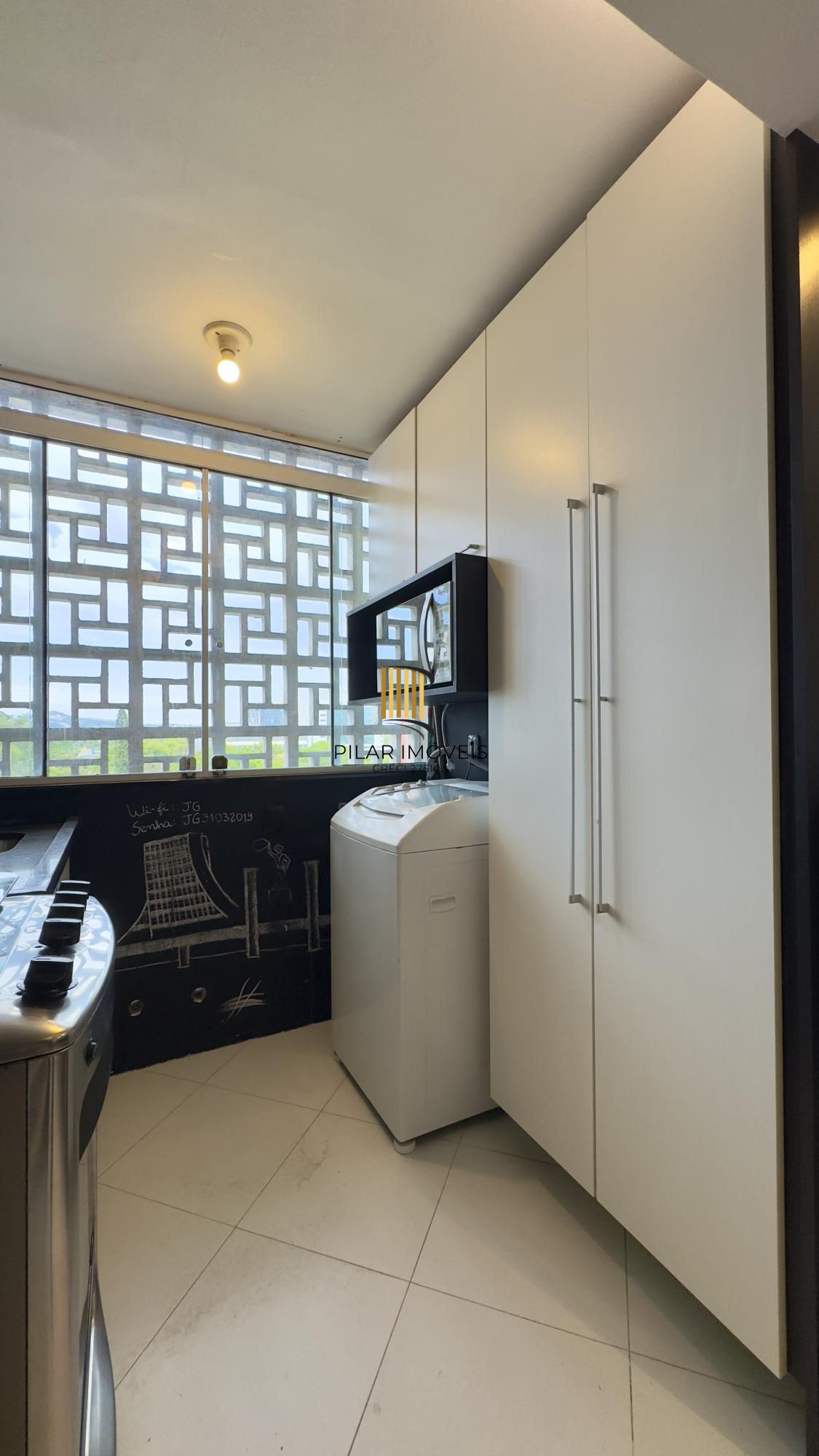 Apartamento reformado com vista definida, ótima localização no Centro Histórico