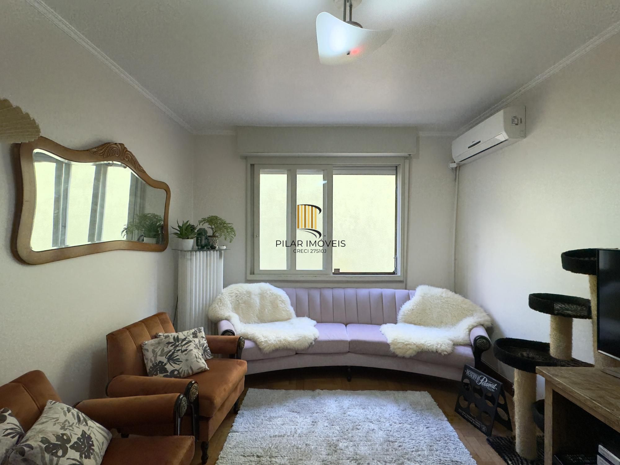 APARTAMENTO 2 DORMITÓRIOS SUPER CHARMOSO NO BAIRRO CENTRO HISTÓRICO