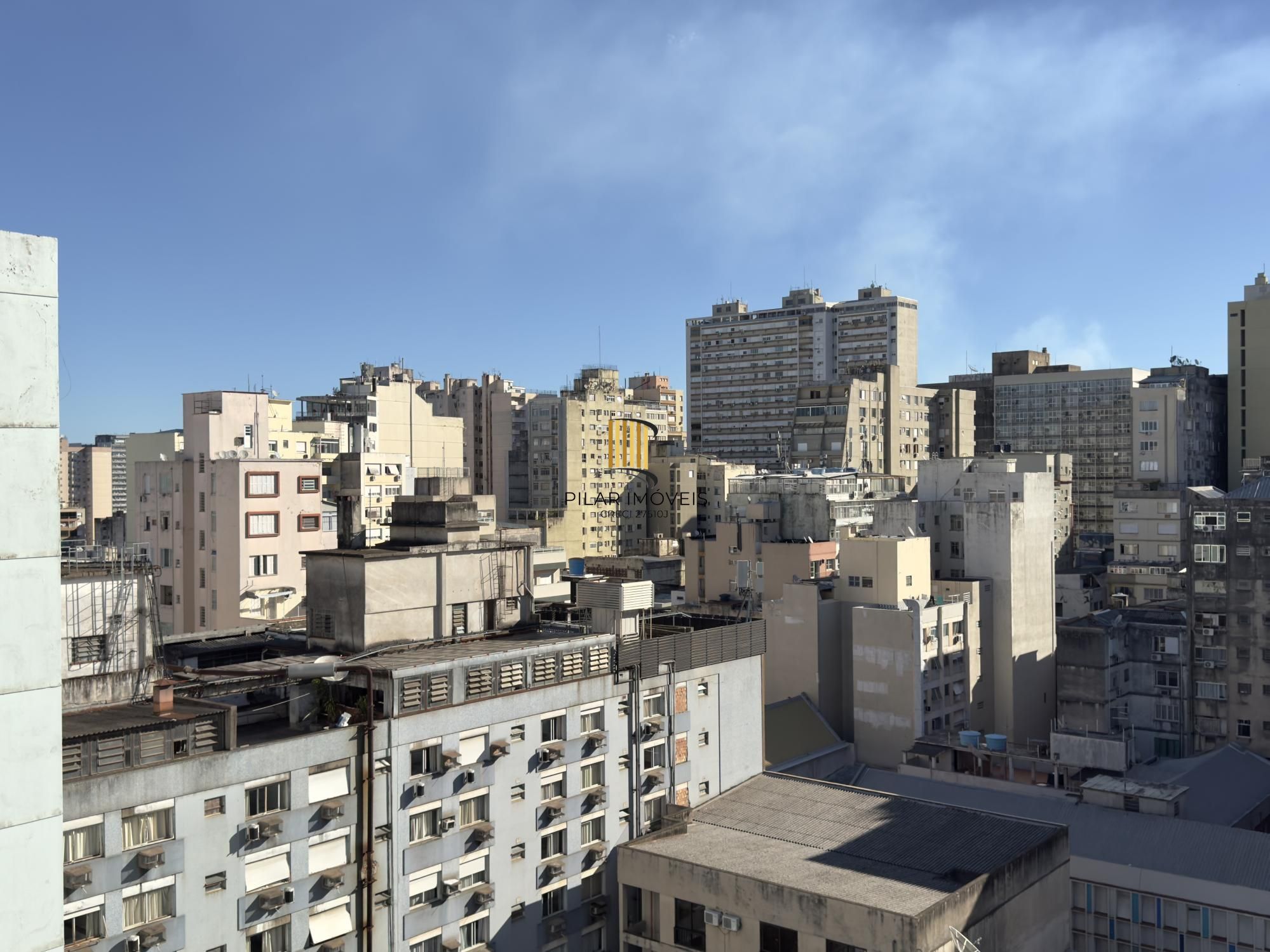 APARTAMENTO 2 DORMITÓRIOS REFORMADO COM LINDA VISTA NO CENTRO HISTÓRICO