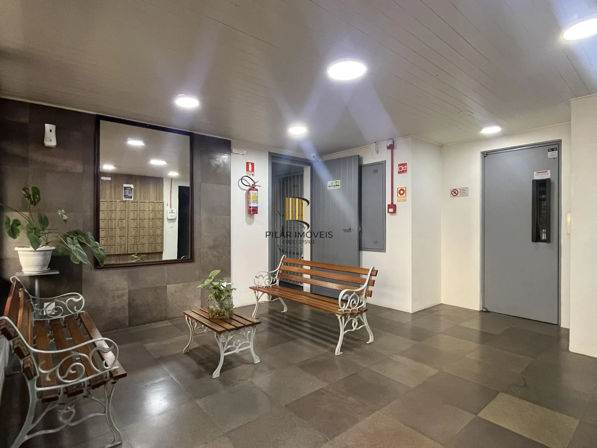 APARTAMENTO 1 DORMITÓRIO COM VAGA DE GARAGEM