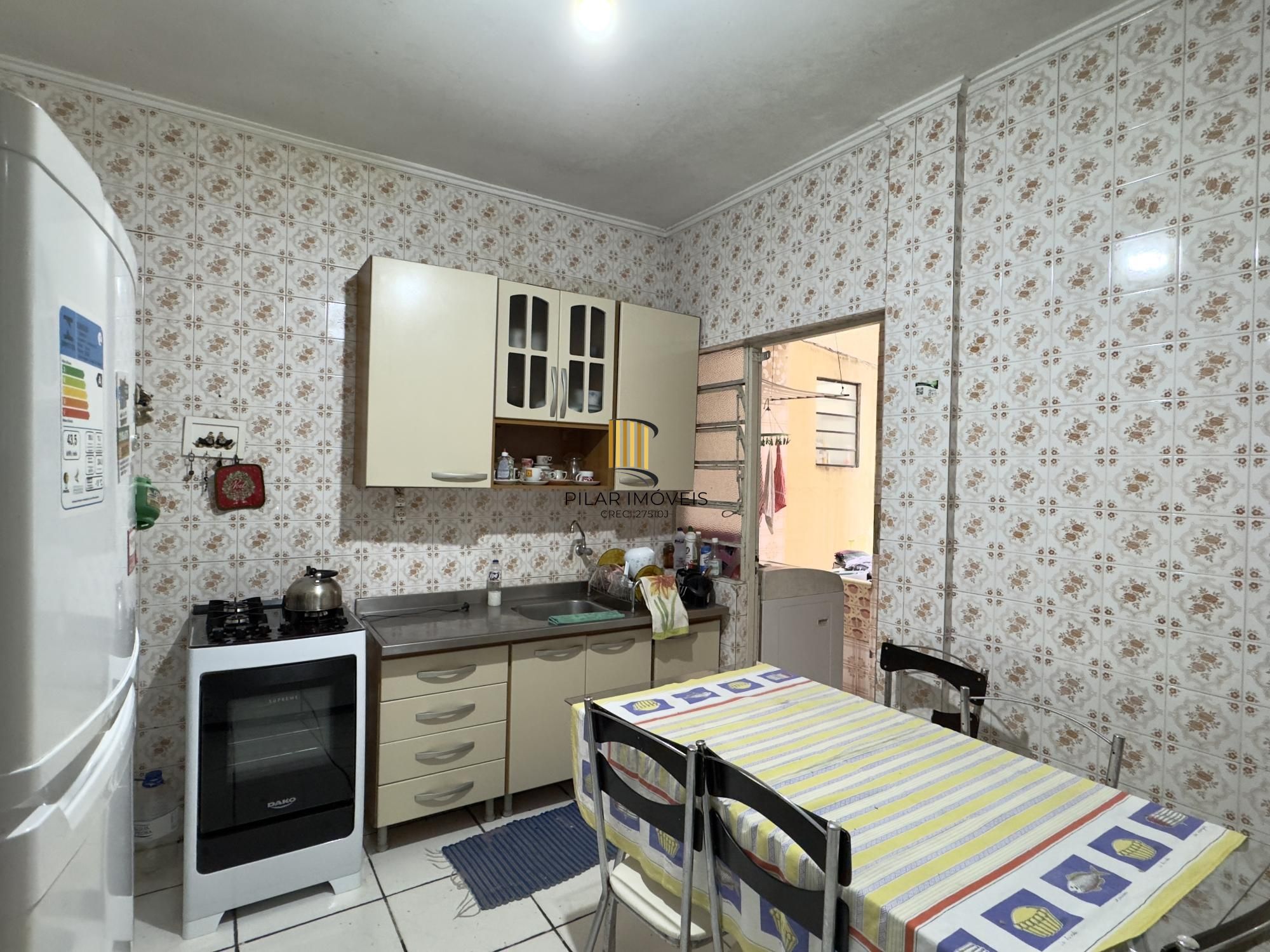 Apartamento 2 dormitórios com pátio