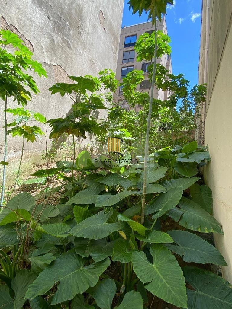 Terreno com projeto aprovado para construção de prédio no Centro Histórico