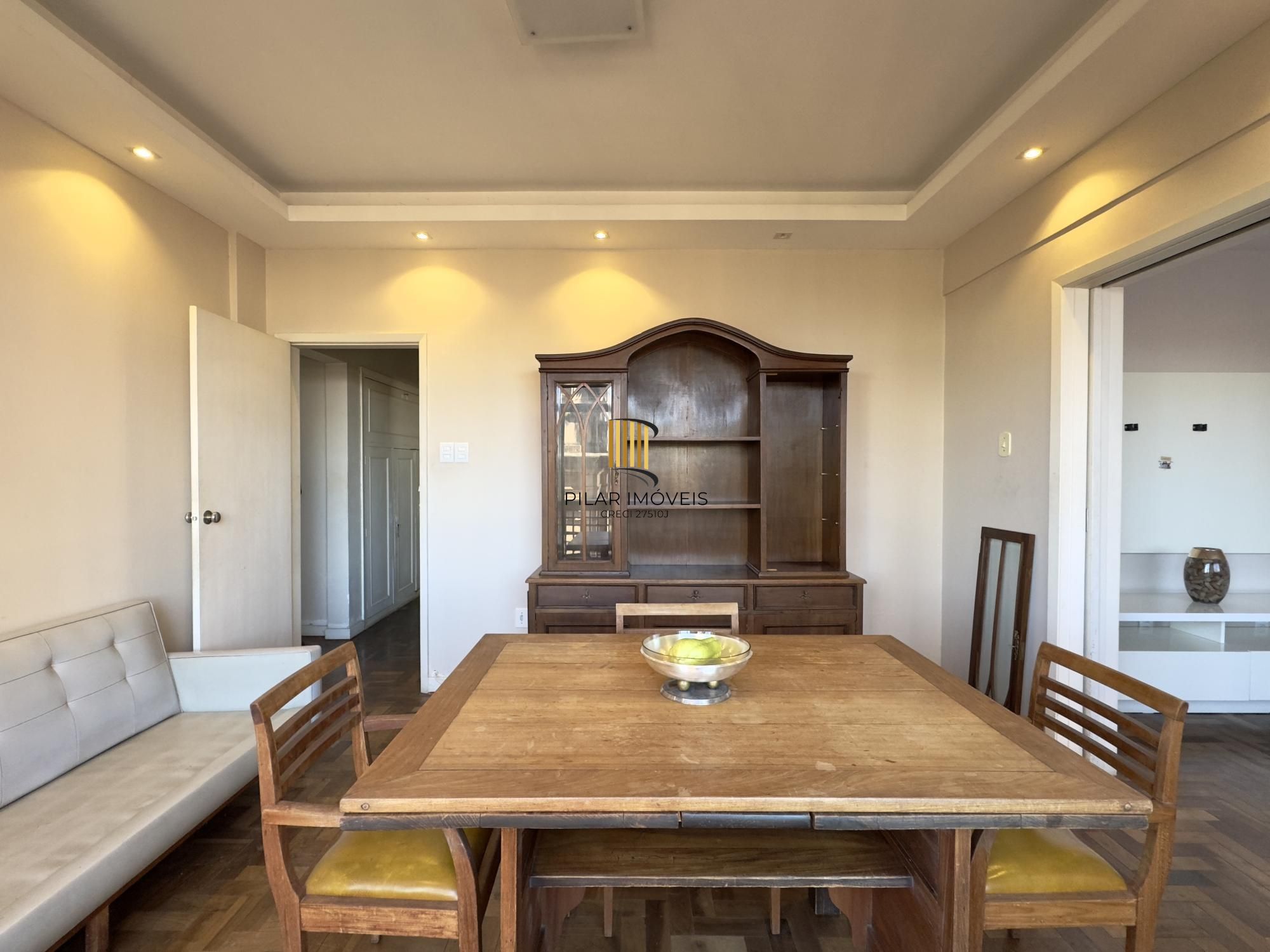 APARTAMENTO 3 DORMITÓRIOS COM LINDA VISTA DA CATEDRAL NO CENTRO HISTÓRICO