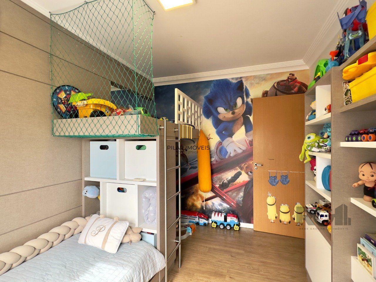 APARTAMENTO MOBILIADO COM PLANTA DIFERENCIADA E ÓTIMA LOCALIZAÇÃO
