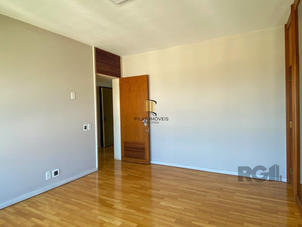 Apartamento com muito conforto e ótima iluminação no Moinhos de Vento