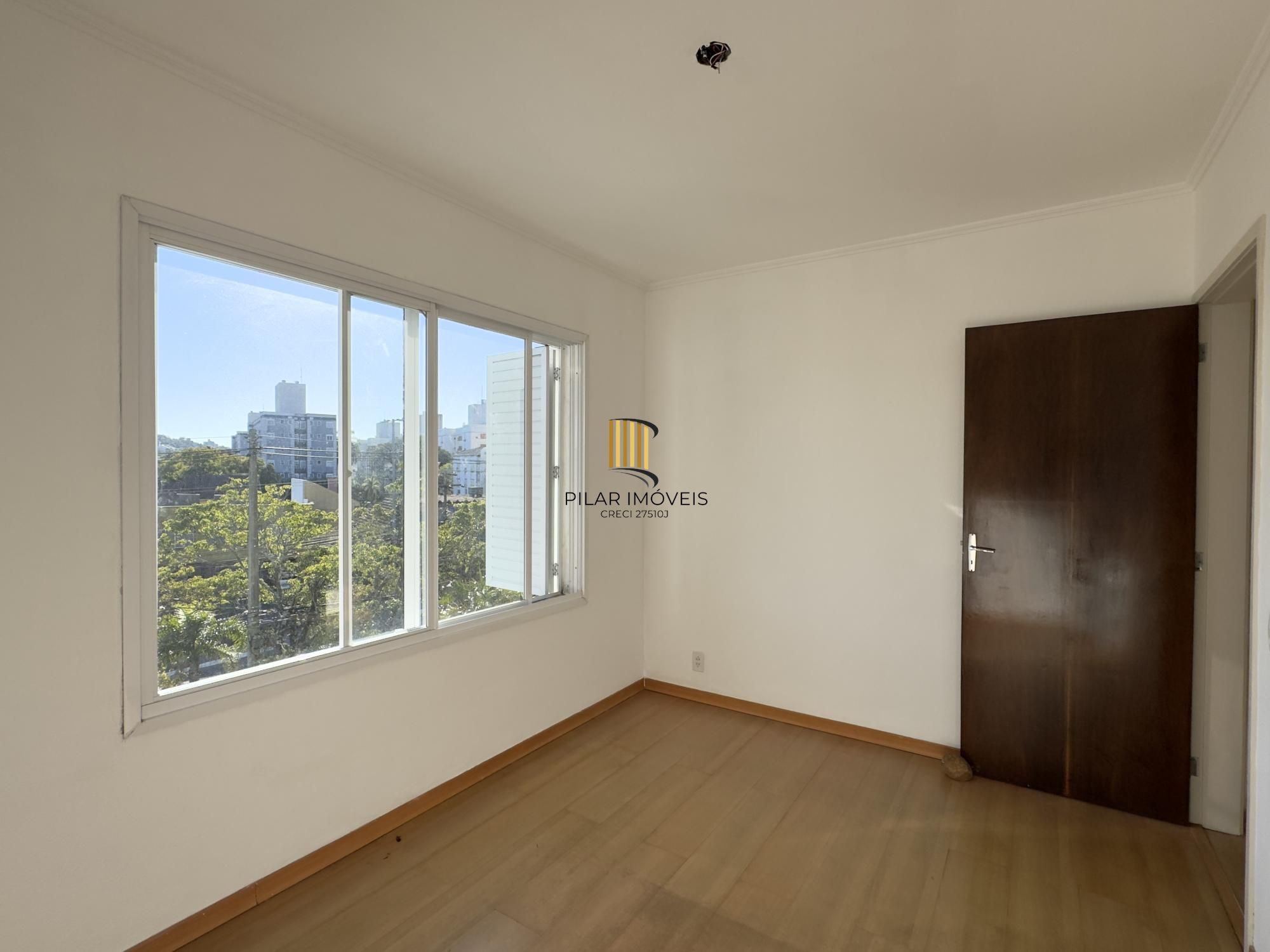 APARTAMENTO 2 DOMRITÓRIO DE FRENTE COM ÓTIMA ORIENTAÇÃO SOLAR NO BAIRRO CRISTAL