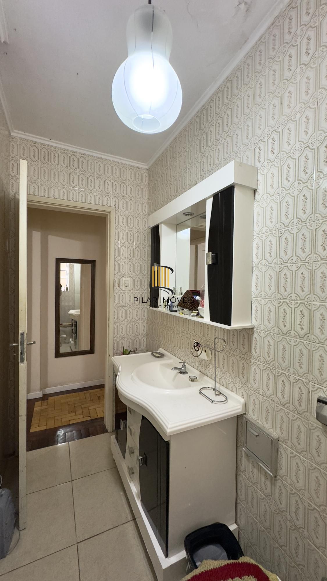 Apartamento 2 dormitórios com pátio