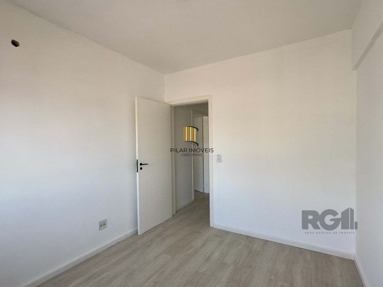 COBERTURA COM 174M², DE FRENTE, 3 DORMITÓRIOS, EM ÓTIMA LOCALIZAÇÃO NO MENINO DEUS