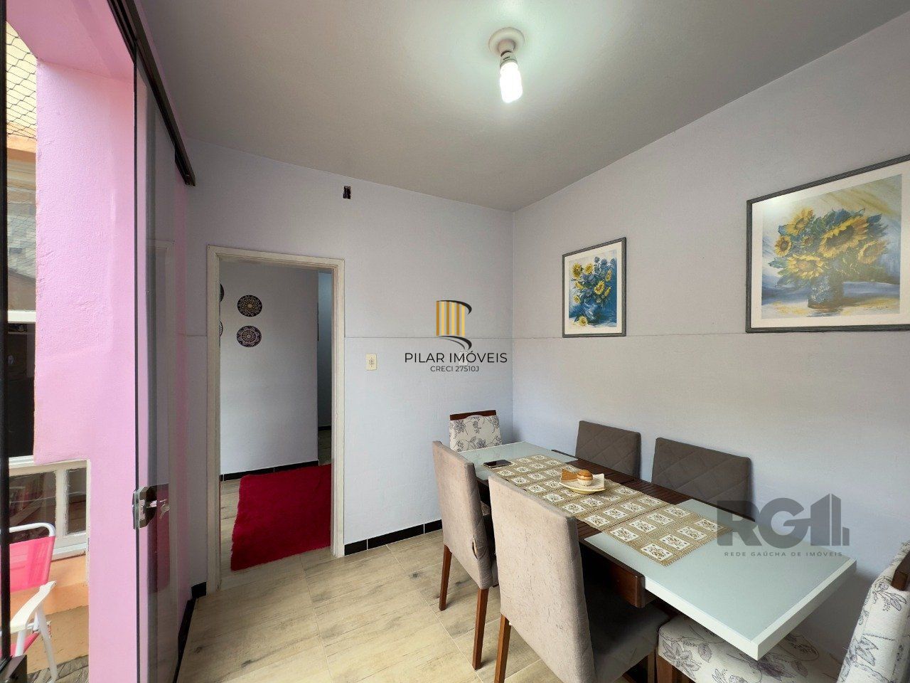 APARTAMENTO 1 DORMITÓRIO COM PÁTIO, DE FRENTE, PRÓXIMO À ORLA DO GUAÍBA NO CENTRO HISTÓRICO