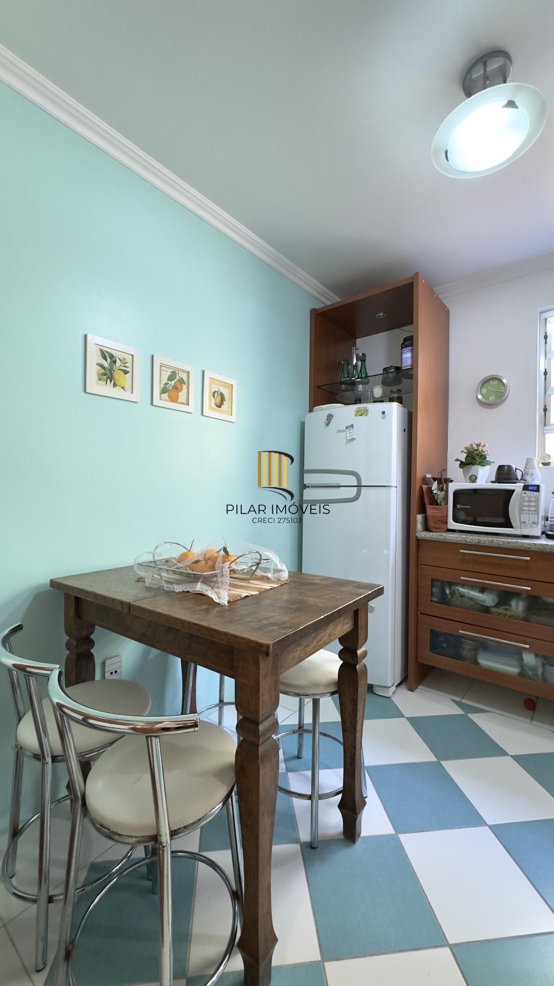 APARTAMENTO 2 DORMITÓRIOS SUPER CHARMOSO NO BAIRRO CENTRO HISTÓRICO