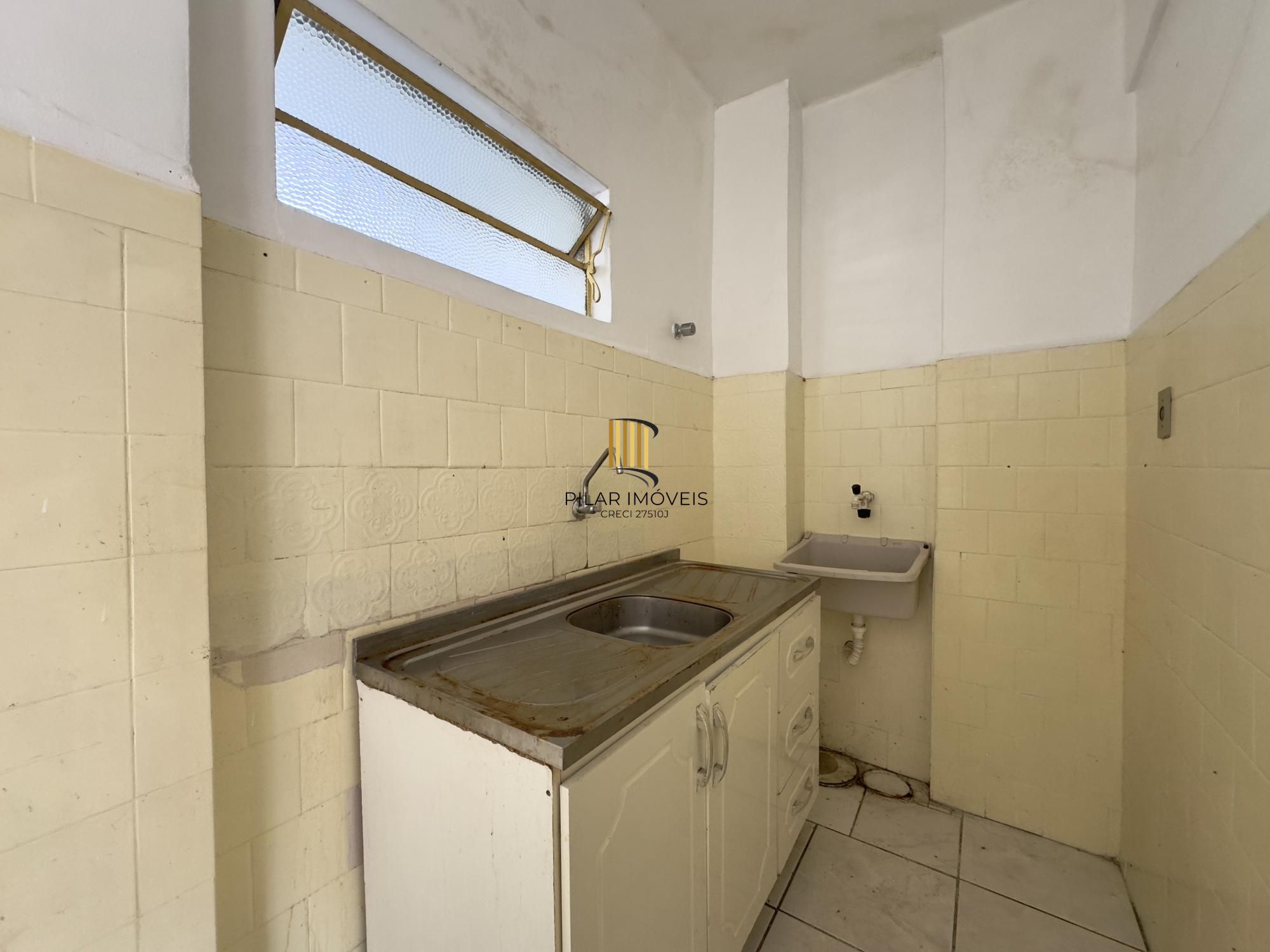 Apartamento 1 dormitório com vista e muito potencial no Centro Histórico