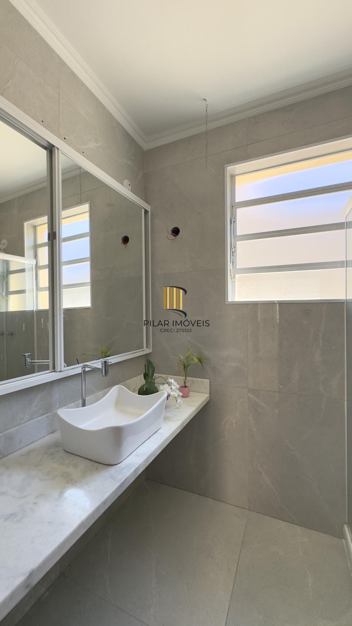 Apartamento 3 dormitórios, totalmente reformado, no coração do bairro Santana