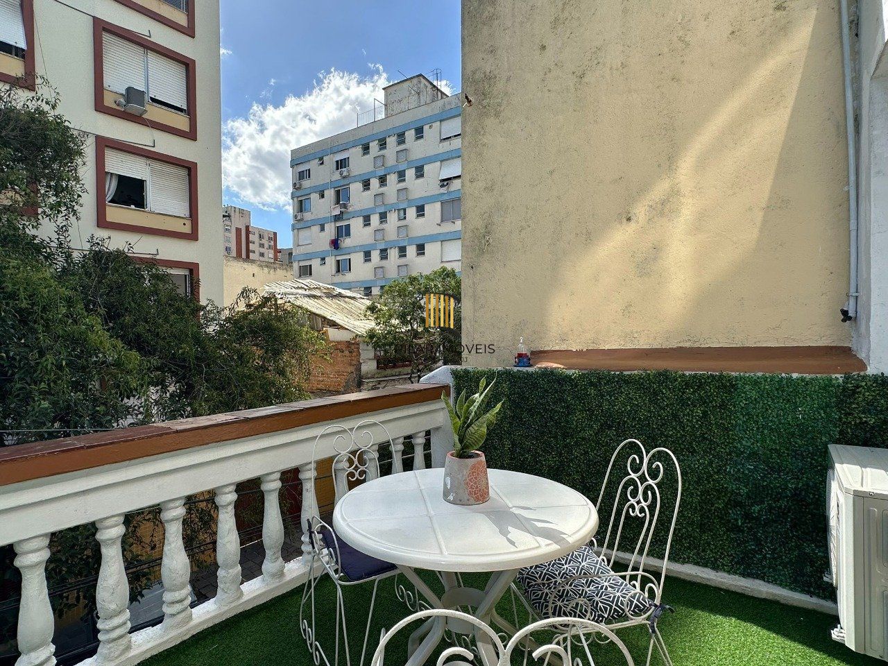 CASA TOTALMENTE REFORMADA EM ÓTIMA LOCALIZAÇÃO NO CENTRO HISTÓRICO