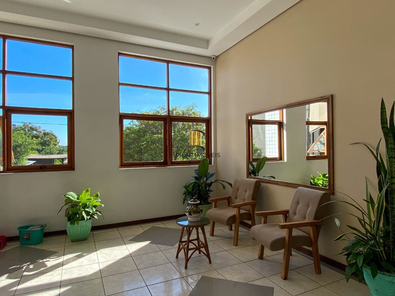 Apartamento 2 dormitórios, com vaga de garagem na Avenida Cavalhada