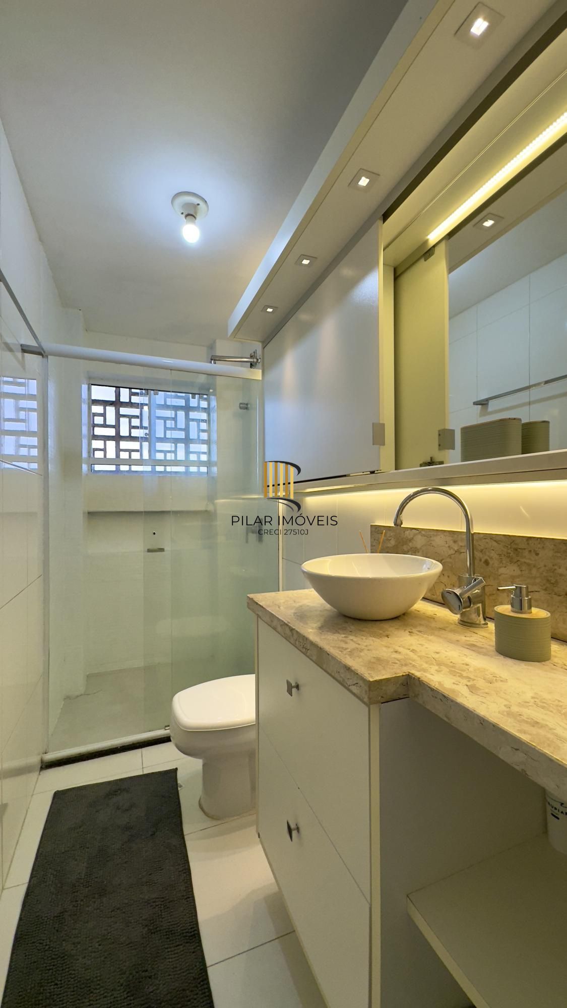 Apartamento reformado com vista definida, ótima localização no Centro Histórico