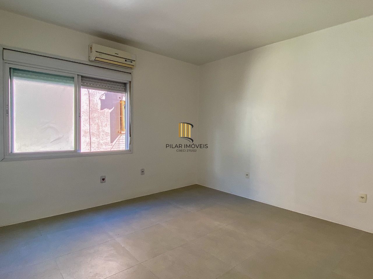Studio com ótimo tamanho na Cidade Baixa
