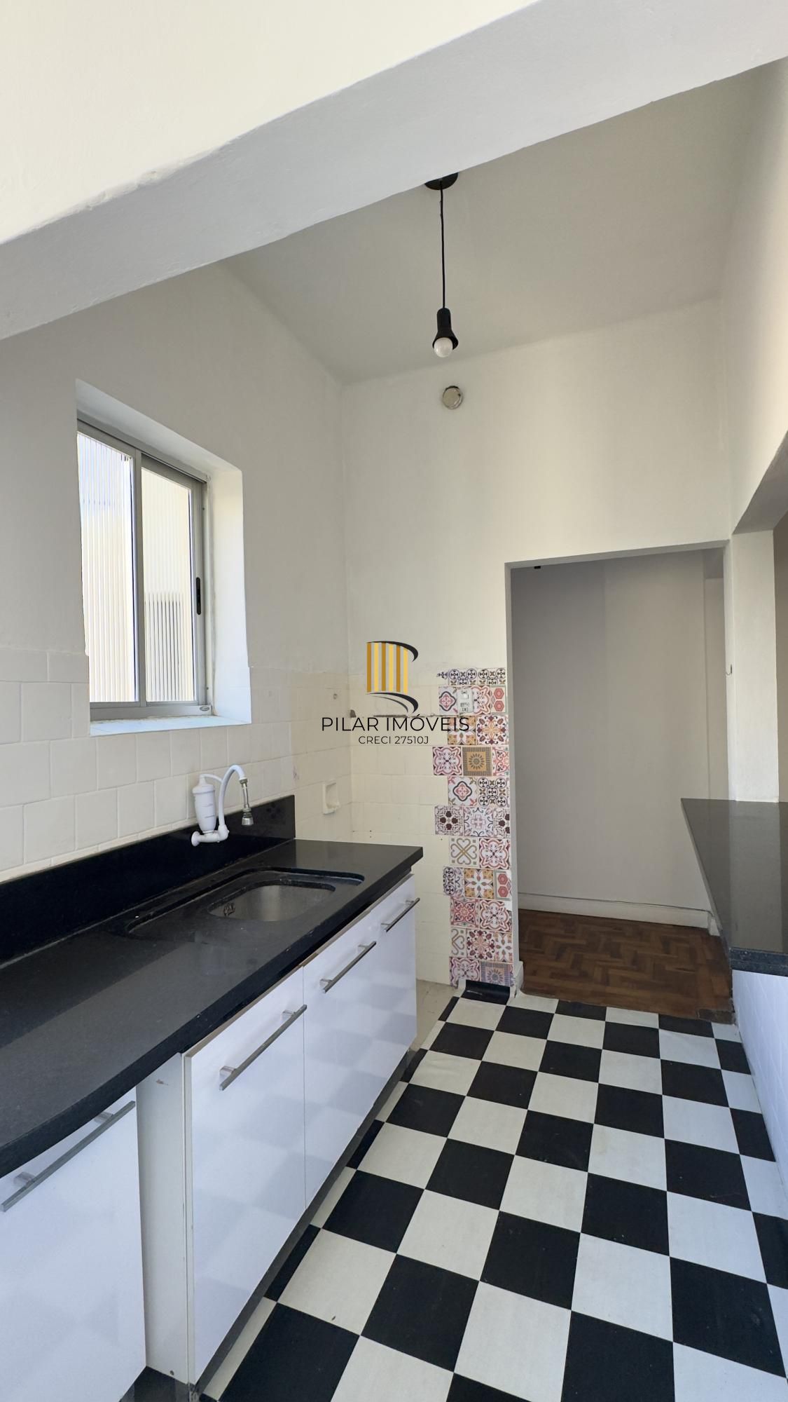 Apartamento 2 dormitórios super silencioso no Centro Histórico