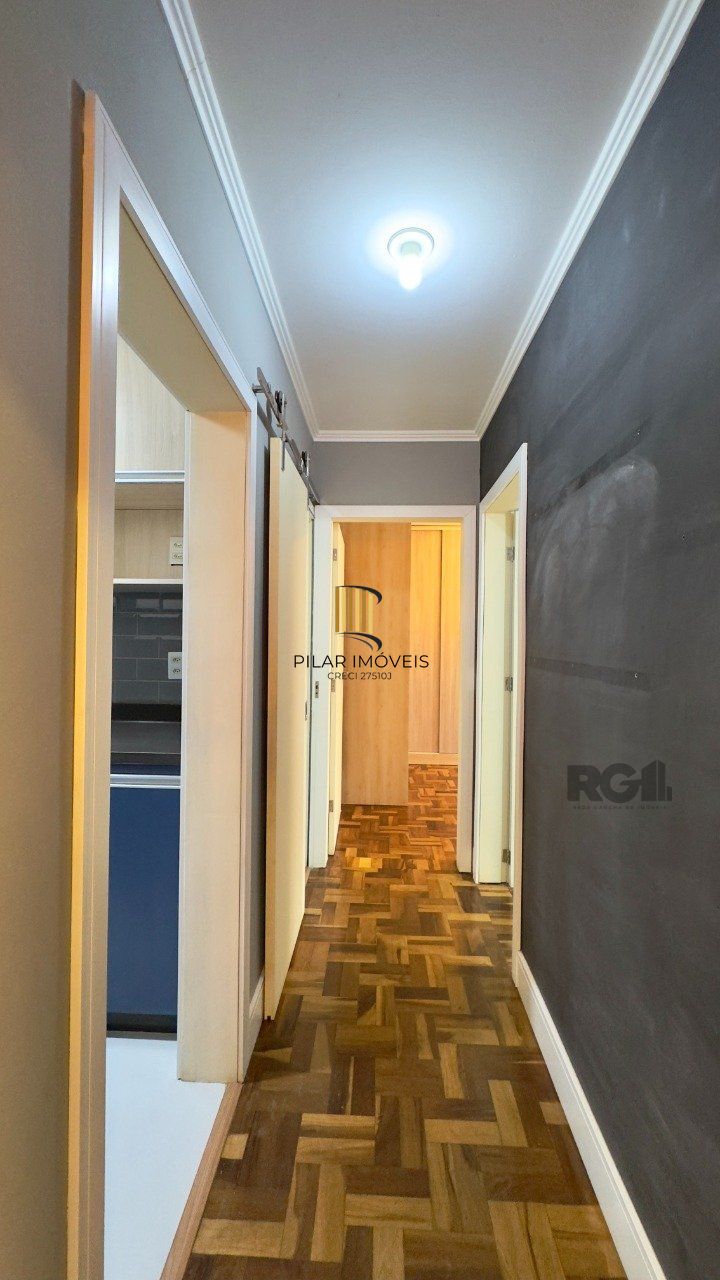APARTAMENTO 2 DORMITÓRIOS SEMIMOBILIADO E REFORMADO NO CENTRO HISTÓRICO