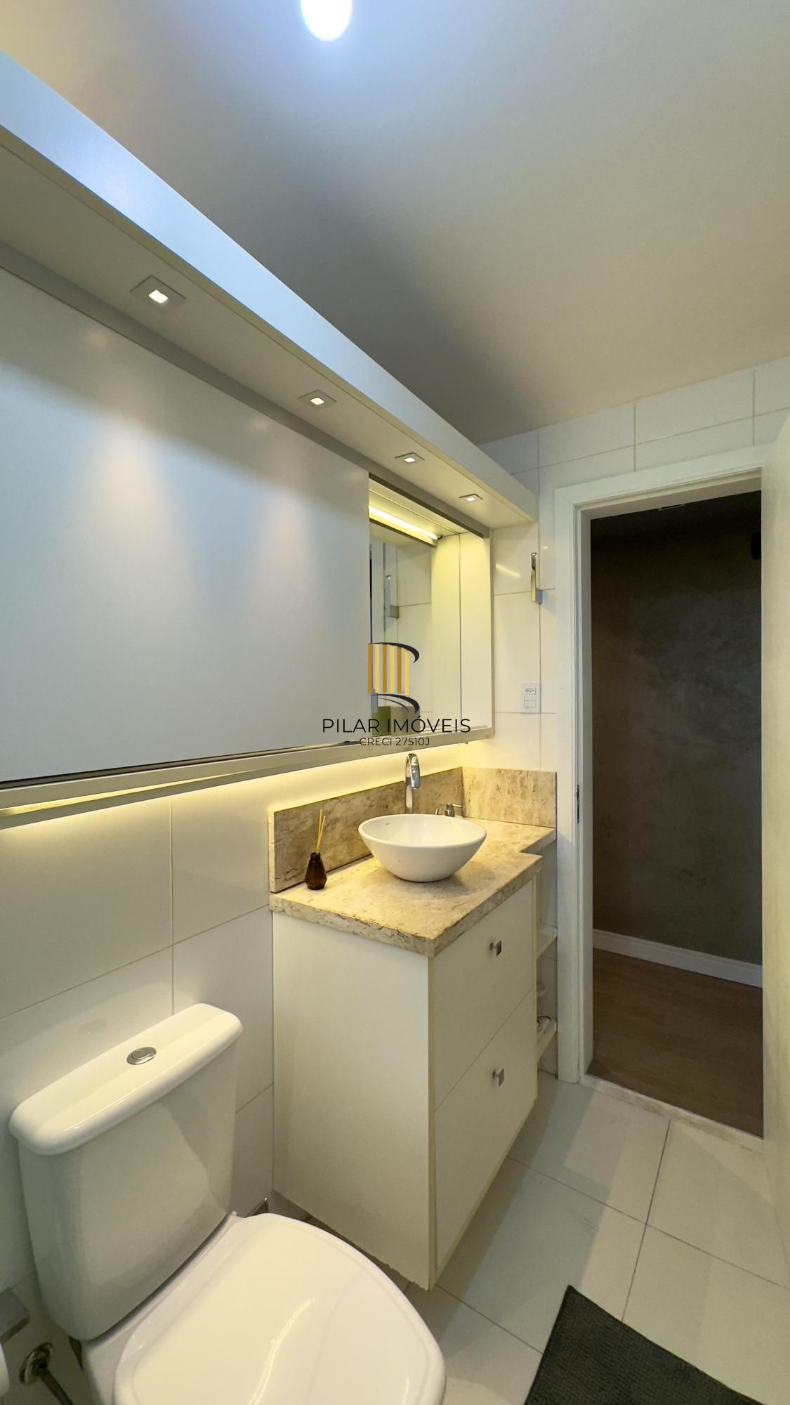 Apartamento reformado com vista definida, ótima localização no Centro Histórico