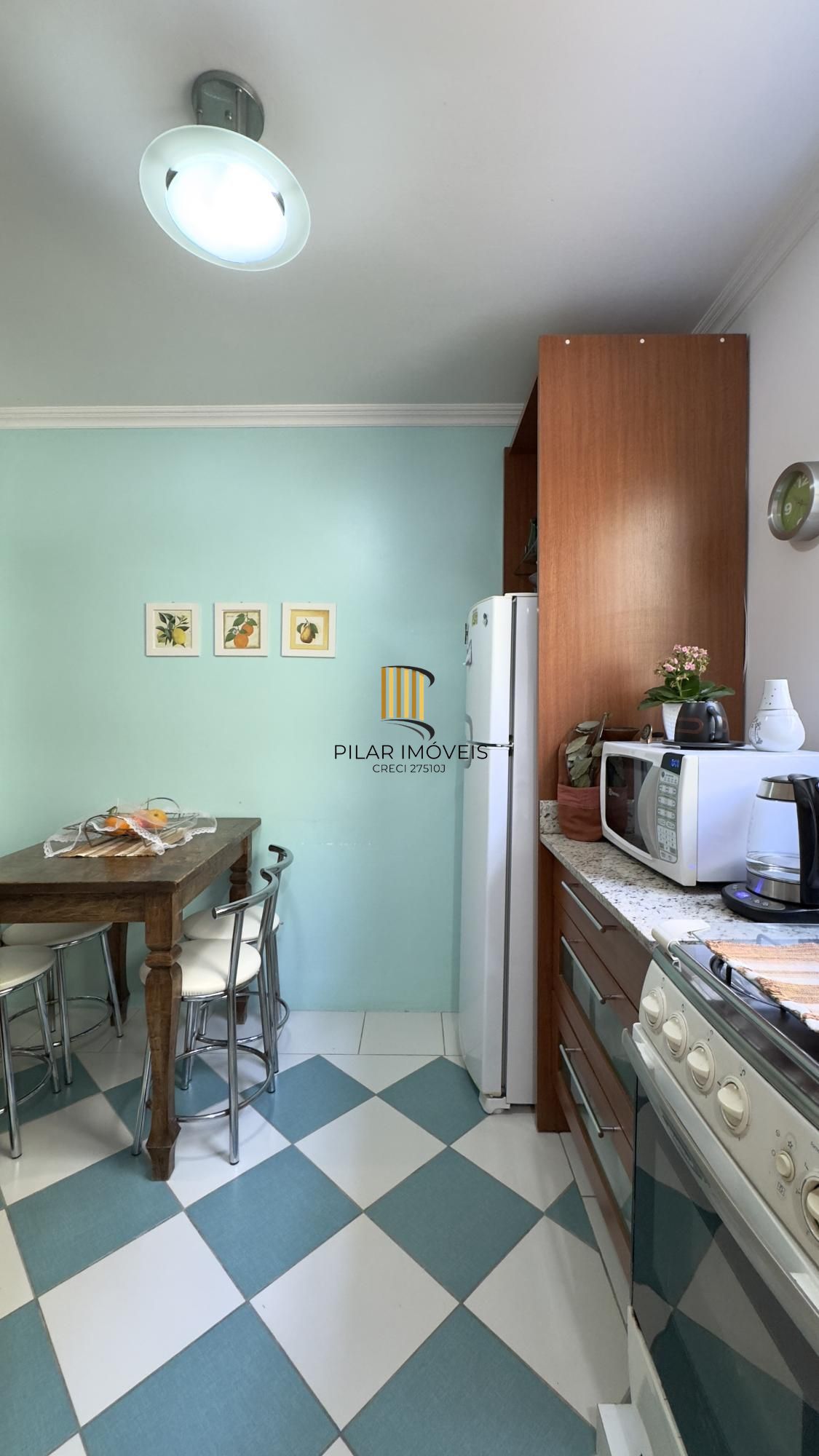 APARTAMENTO 2 DORMITÓRIOS SUPER CHARMOSO NO BAIRRO CENTRO HISTÓRICO