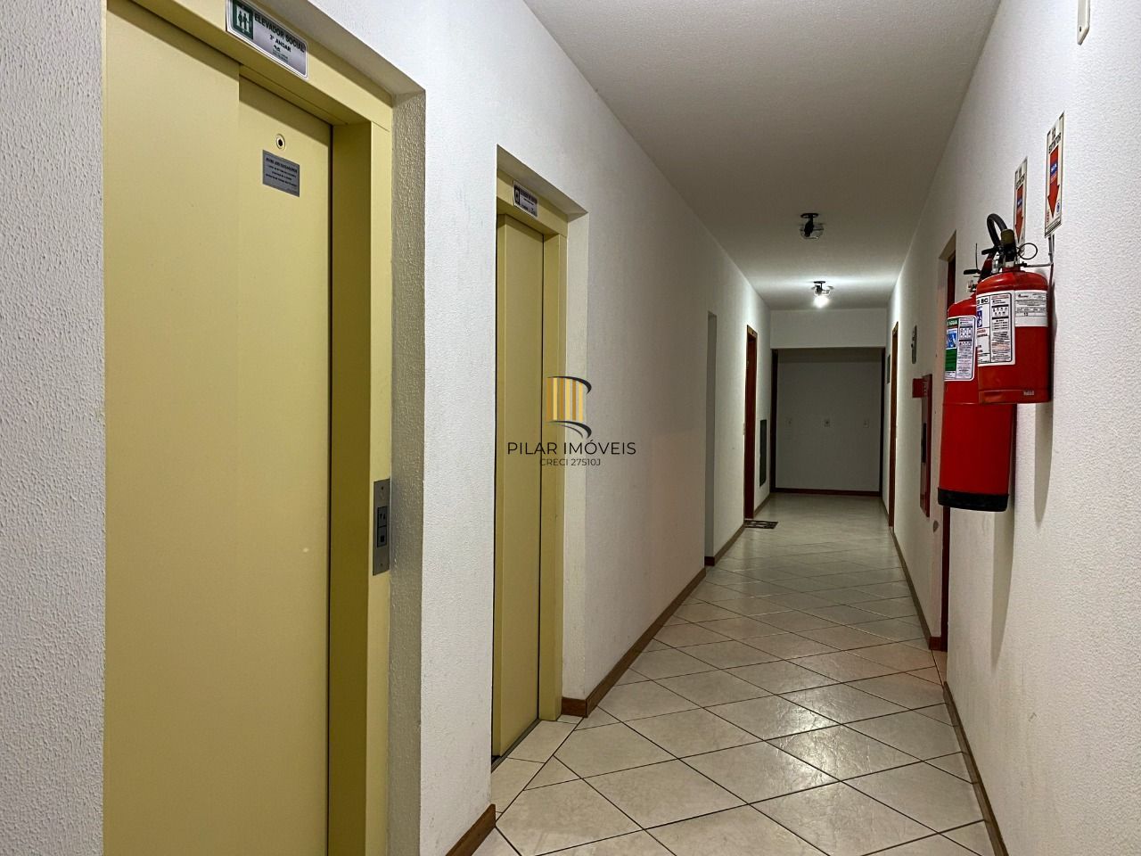 Apartamento 2 dormitórios, com vaga de garagem na Avenida Cavalhada