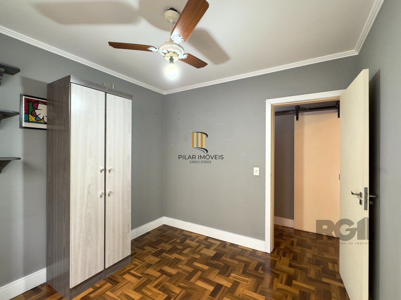 APARTAMENTO 2 DORMITÓRIOS SEMIMOBILIADO E REFORMADO NO CENTRO HISTÓRICO