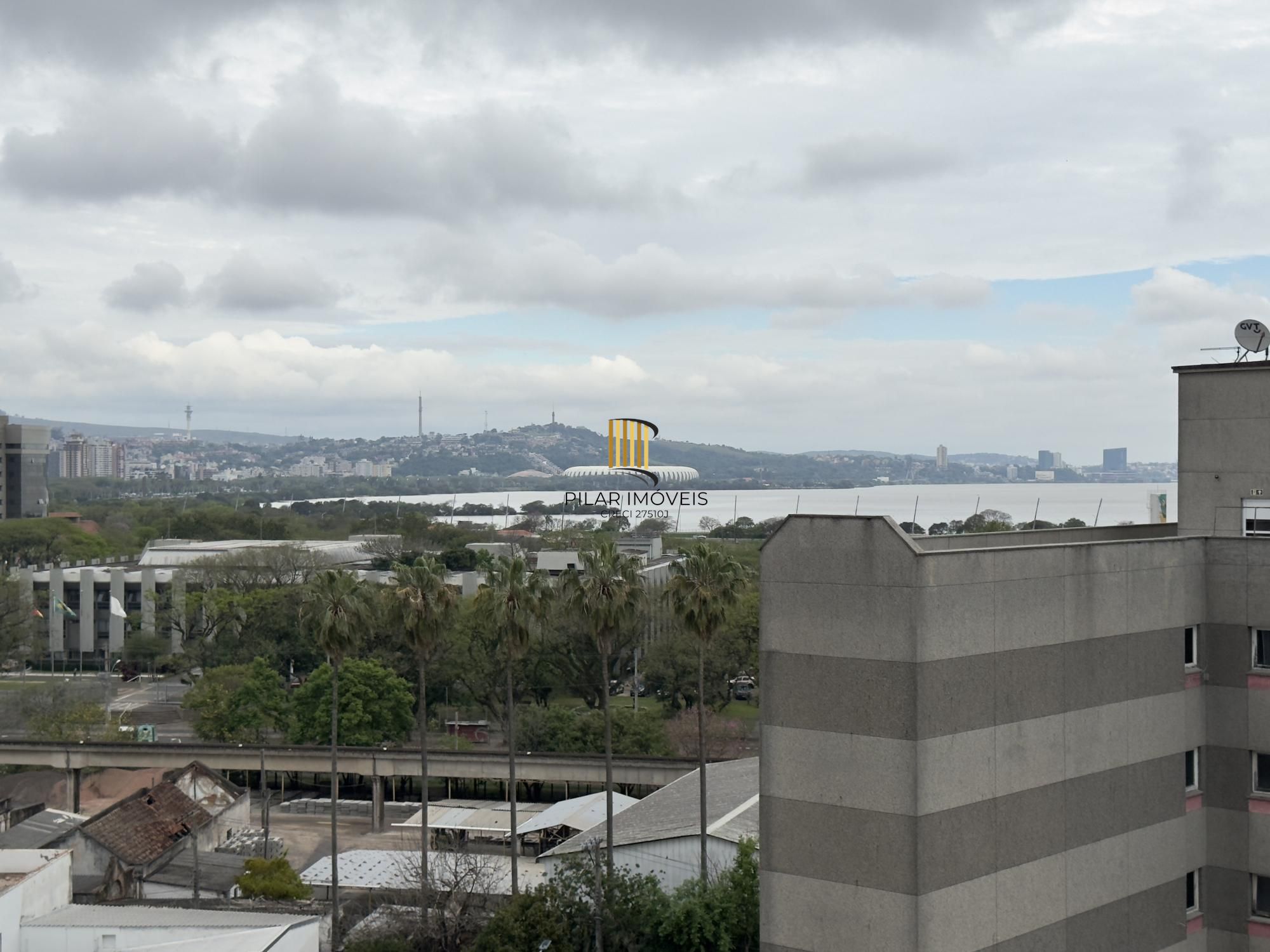 Apartamento 2 dormitório com dependência e vaga de garagem no Centro Histórico