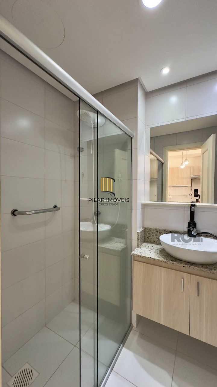 STUDIO SEMIMOBILIADO COM VAGA DE GARAGEM NO CENTRO HISTÓRICO