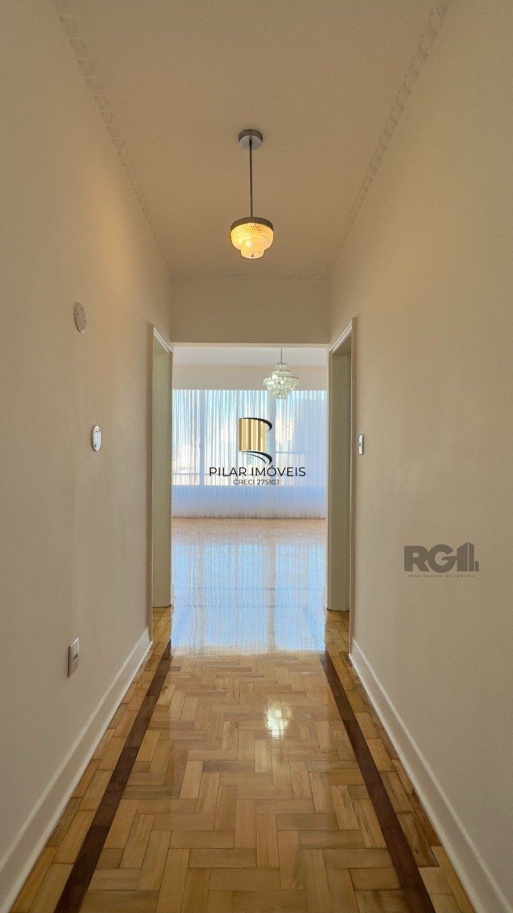 SUPER APARTAMENTO REFORMADO DE 3 DORMITÓRIOS EM ÓTIMA LOCALIZAÇÃO NA DUQUE