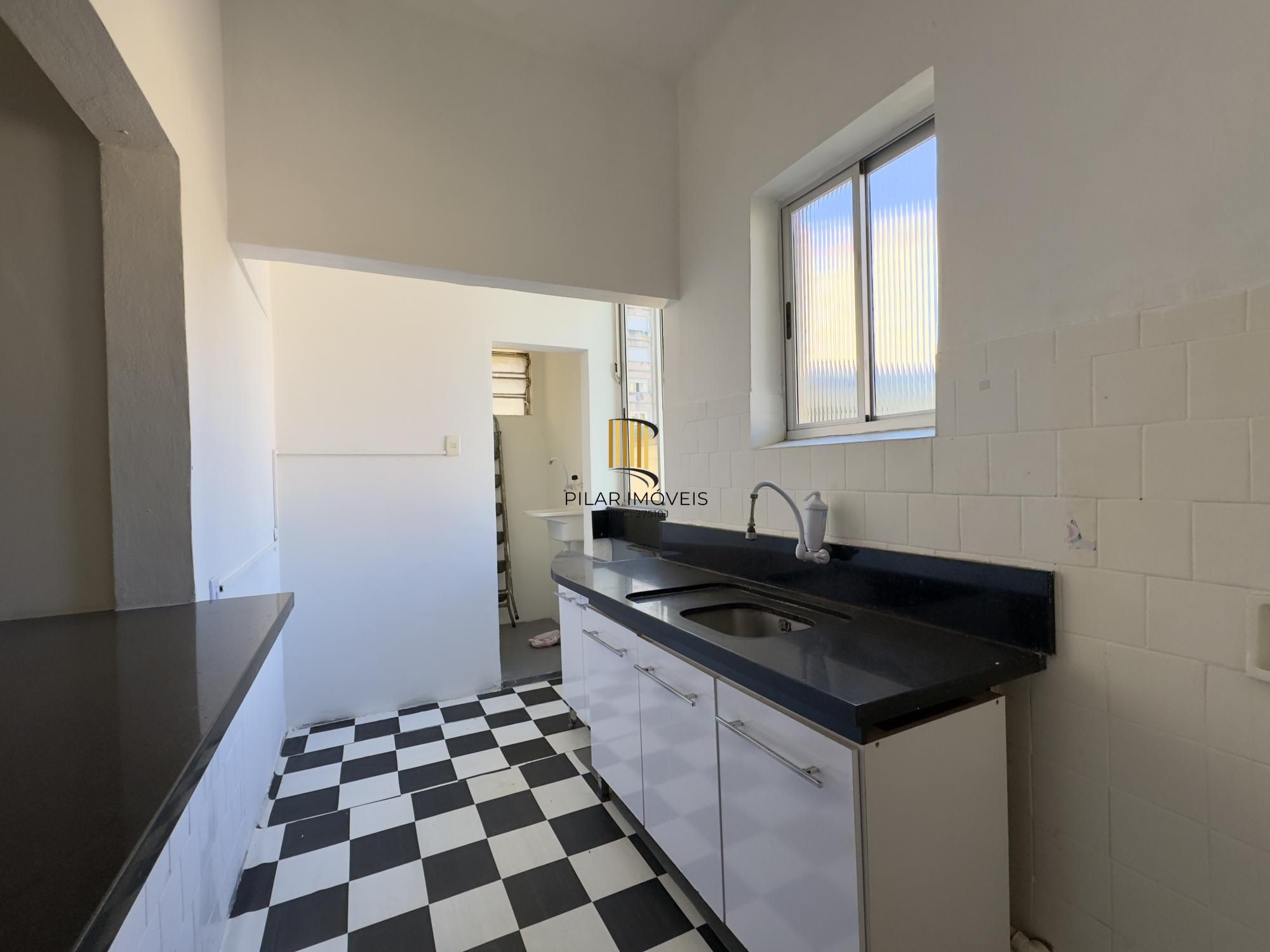 Apartamento 2 dormitórios super silencioso no Centro Histórico