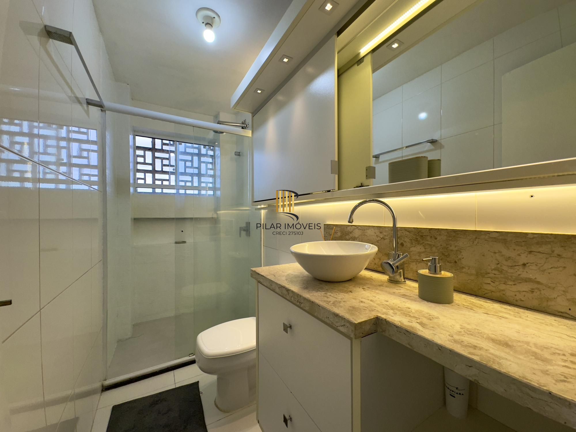 Apartamento reformado com vista definida, ótima localização no Centro Histórico