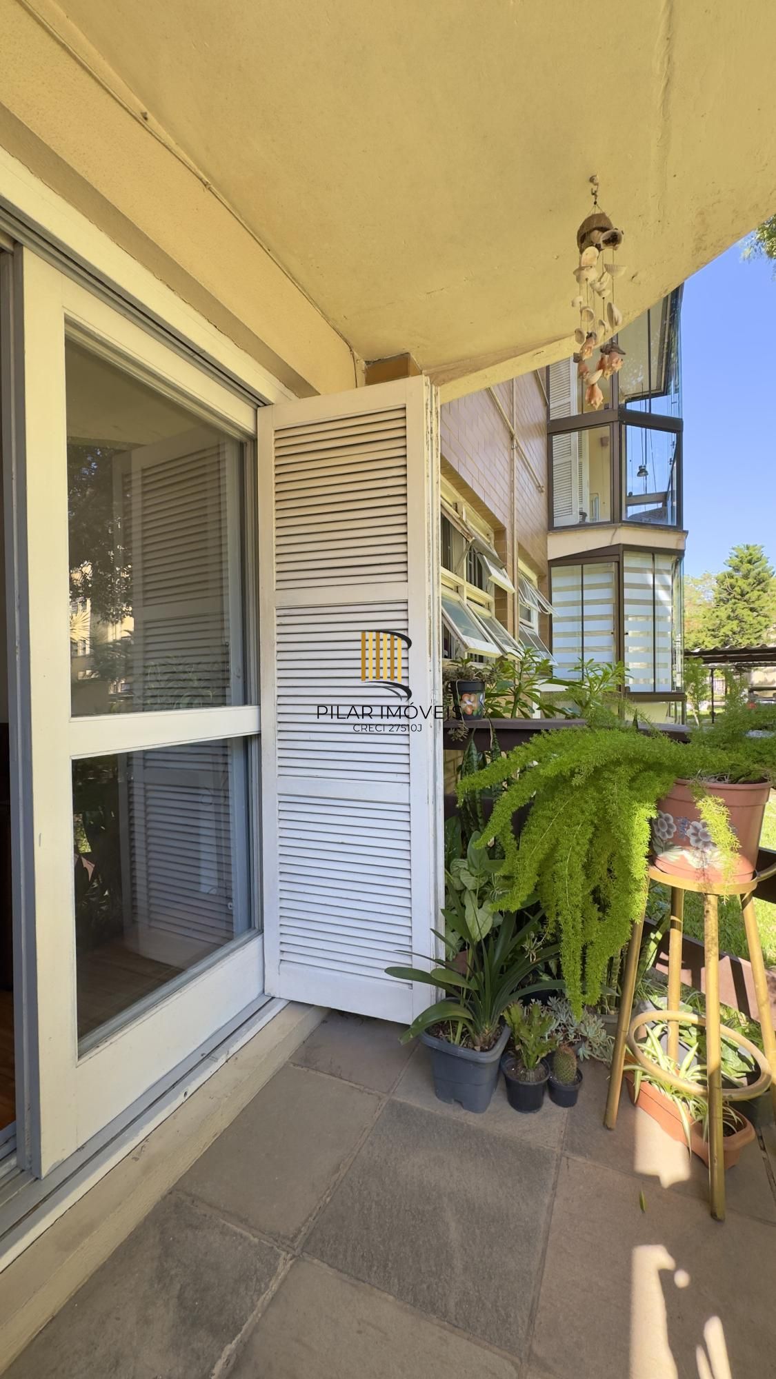 Apartamento 2 dormitório ensolarado e póximo ao Carrefour no bairro Partenon