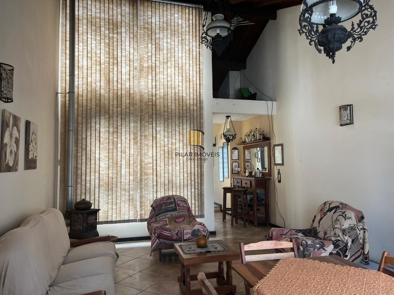 Casa para Venda - 350m², 2 dormitórios, sendo 2 suites, 2 vagas - Centro Histórico