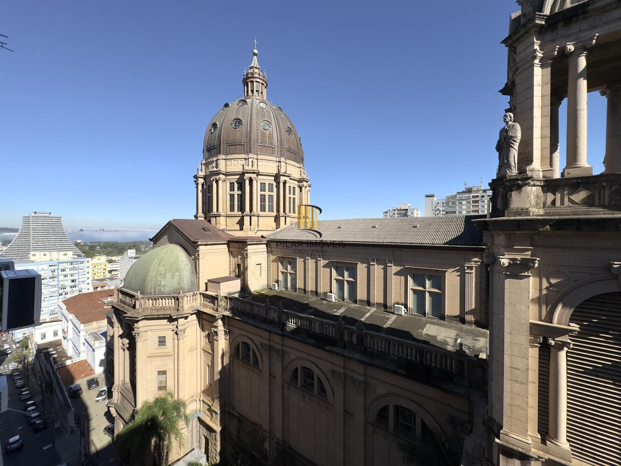 APARTAMENTO 3 DORMITÓRIOS COM LINDA VISTA DA CATEDRAL NO CENTRO HISTÓRICO