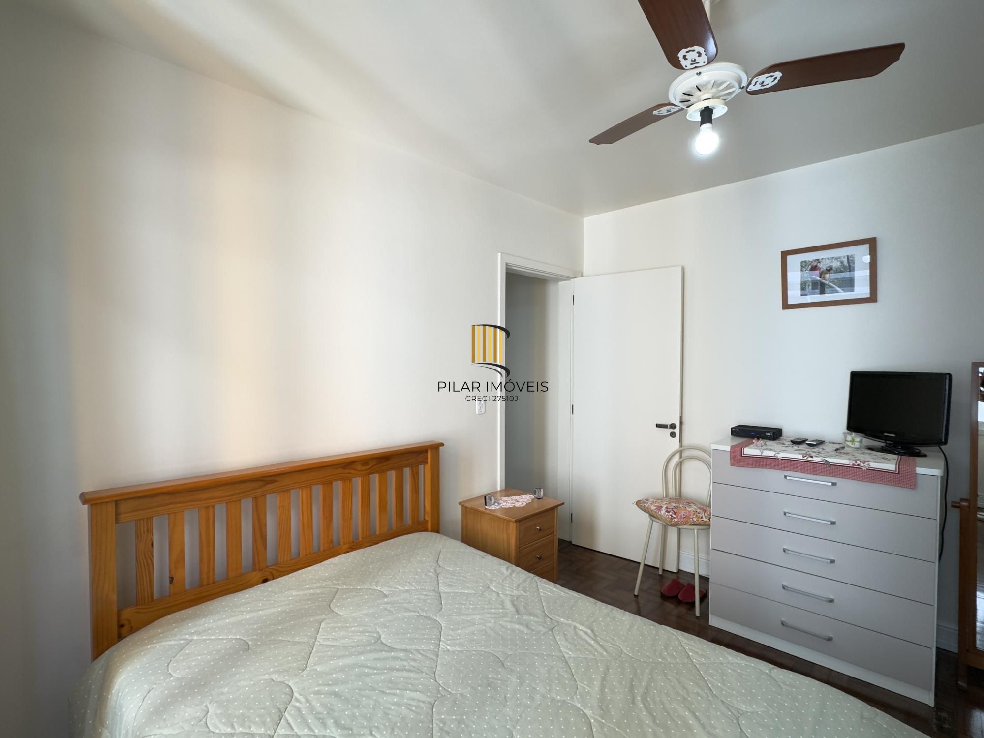 APARTAMENTO 2 DORMITÓRIOS COM PEÇAS AMPLAS NO CENTRO HISTÓRICO